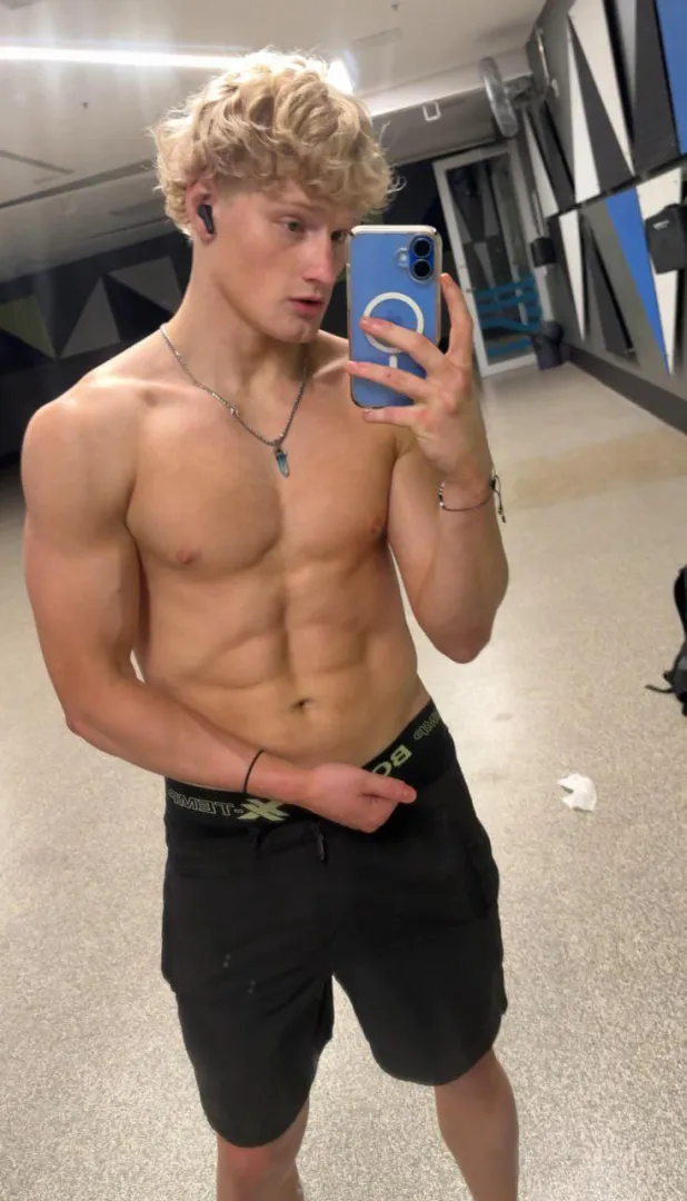 Let’s workout and fuck after  posted by Liammlustx