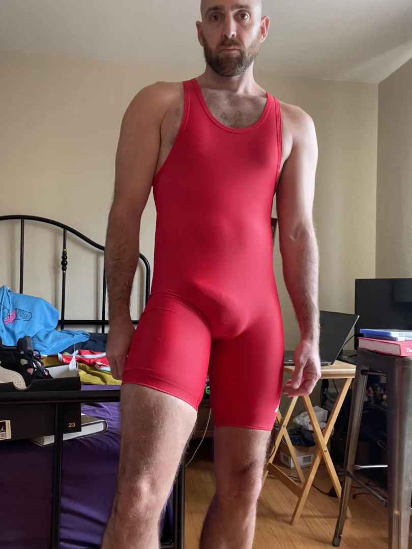 Let’s wrestle, loser bottoms posted by HawaiiHungBro