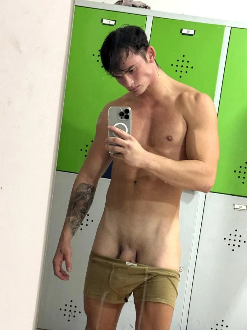 Library lust read. posted by honeybby444