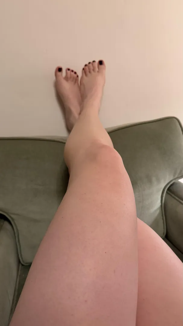 Lick me all the way to my toes  posted by EmpressAli