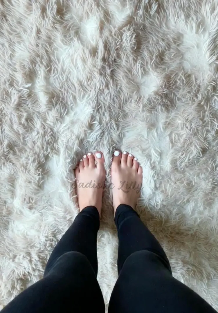 Lick my feet  posted by SadisticLilly