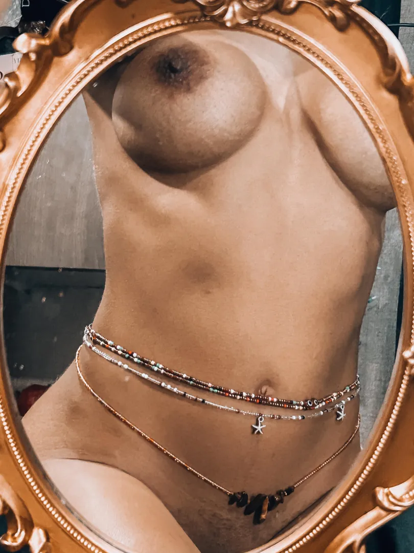 Lickable, Kissable, and fuckable posted by Queen_pipin27