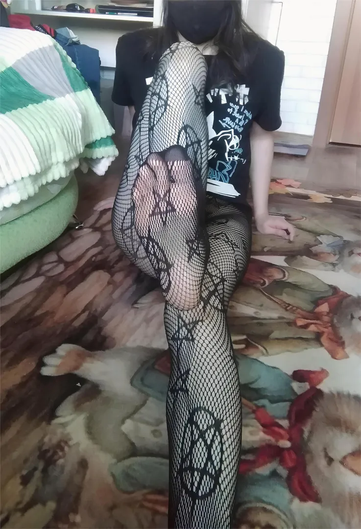 Licking feet posted by AdeptnessHot2019