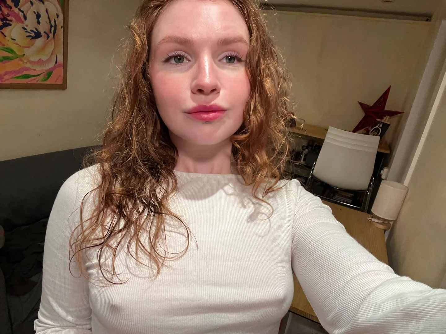 Life is better braless [F] posted by kokabyn