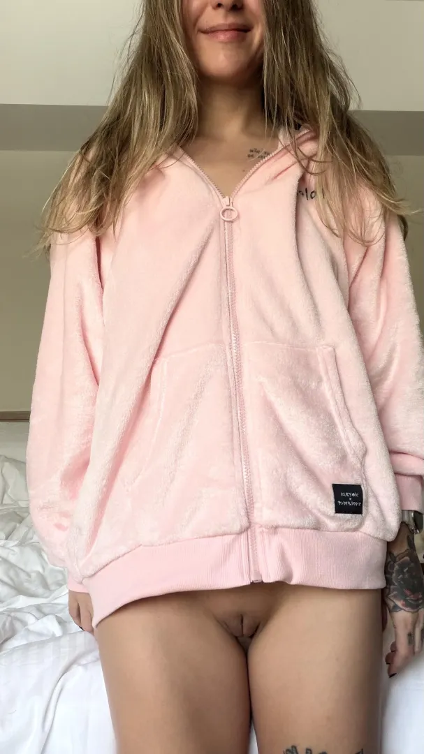 Life is better without panties posted by slutsunflower