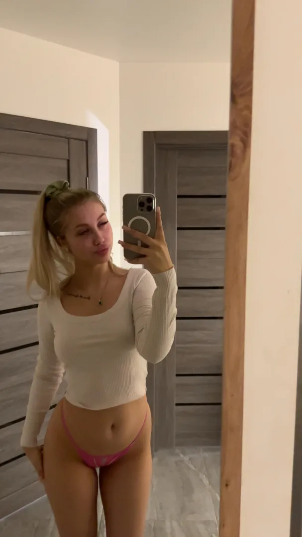 [lifestyle] who's nearby and up for hanging tonight? posted by VelvetRaven_101