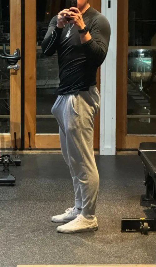 Lifting a little heavy by cccj0526