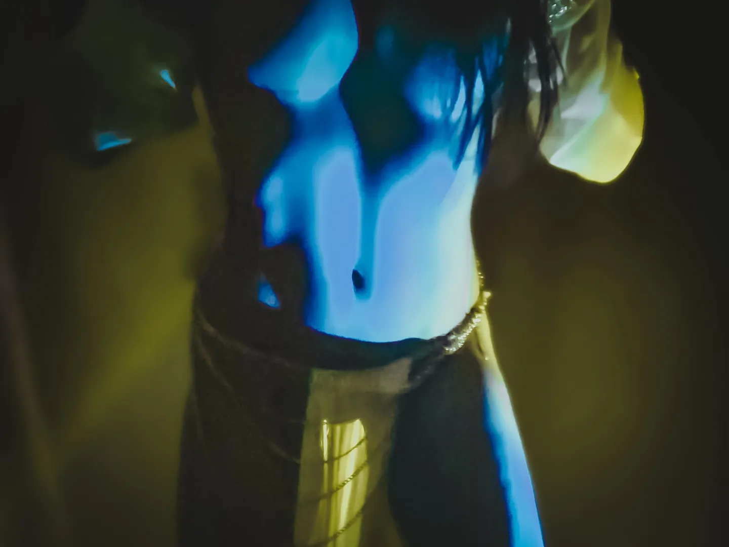 Light bends around her posted by Belladancer_beauty