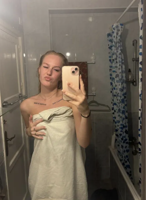 lika kåt som mig ikv?? by DetailNo2276