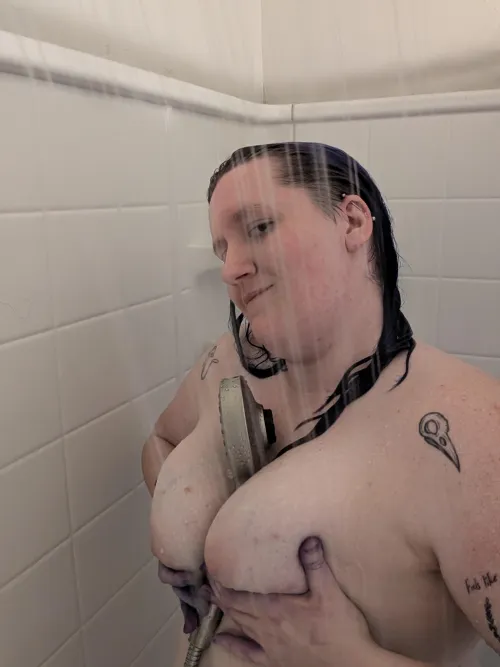 Like curvy girls? ✨ Come check out my Onlyfans to see what I have to offer!  by LyraDouglass99