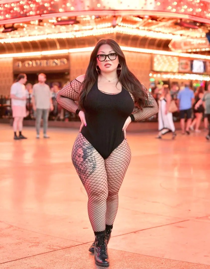 Like the lights im just burning hot posted by thetemptingqueenie