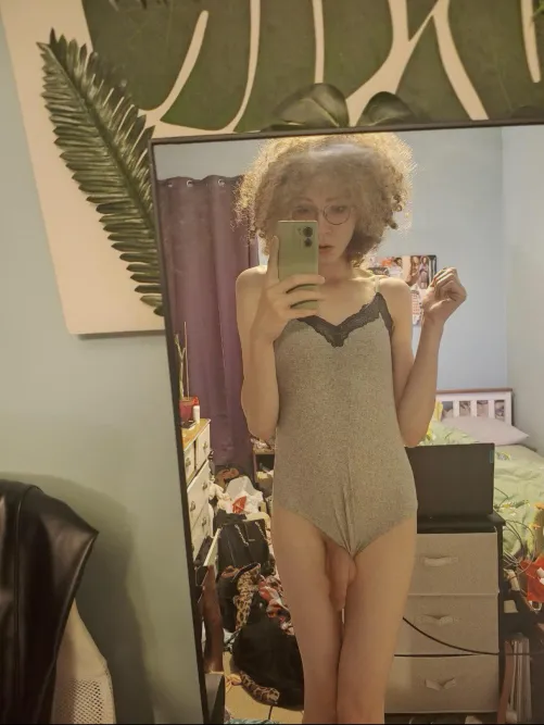 Limp but it grows a lot by yourdomprincess