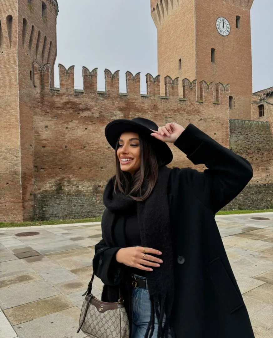 Linda Taddei posted by Faninflu03