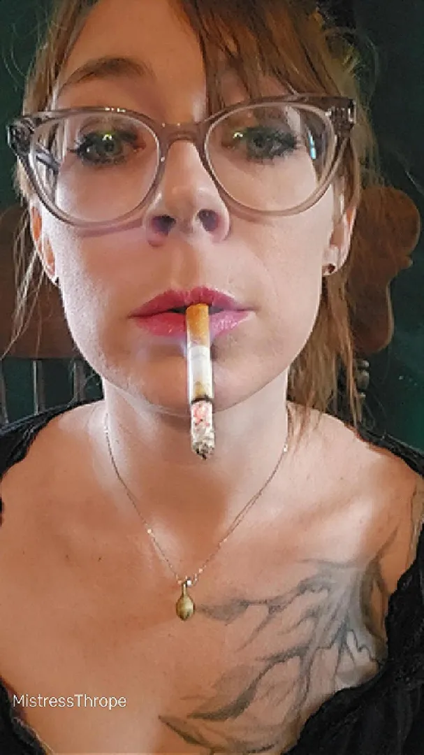 Lip wrinkles are a sign of many cigarettes smoked. Even as I dangle, it's maturity and love of smoking. posted by MistressThrope