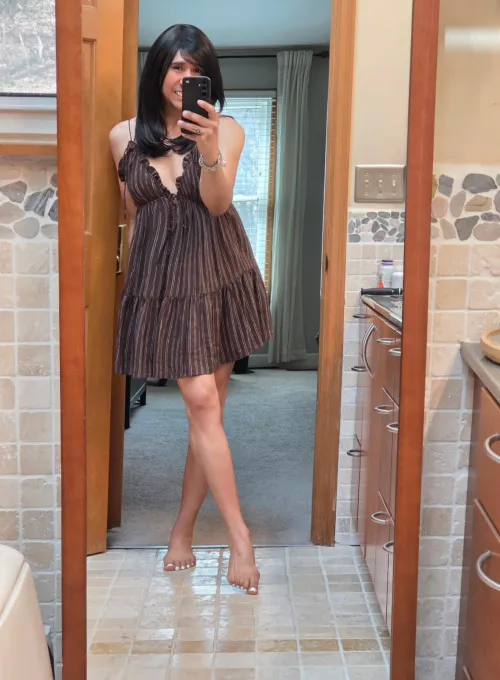 Listening my fave songs  ..dancing, chewing gum(yummy & helps you smile better  )..just having sweet girly time, do u like the pedi i gave myself?      by AmandaTaylor8