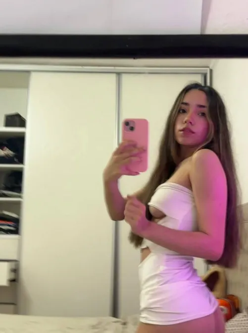 literally 18 and literally want an older guy so :p by mlmlmimi