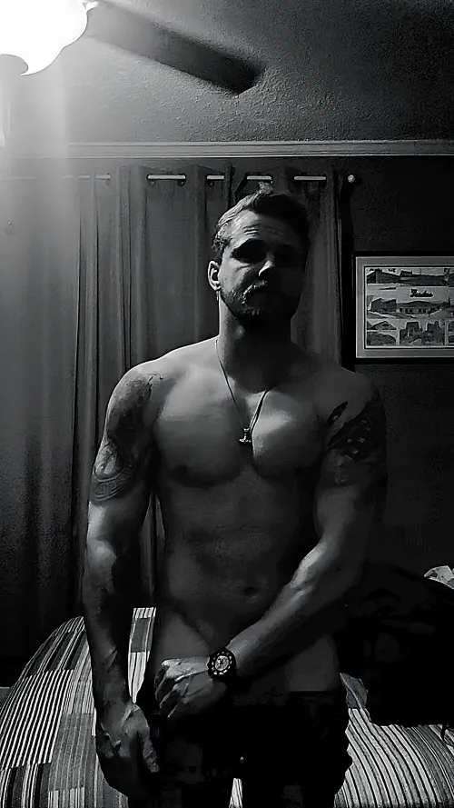 Little black and white by Karate_ken