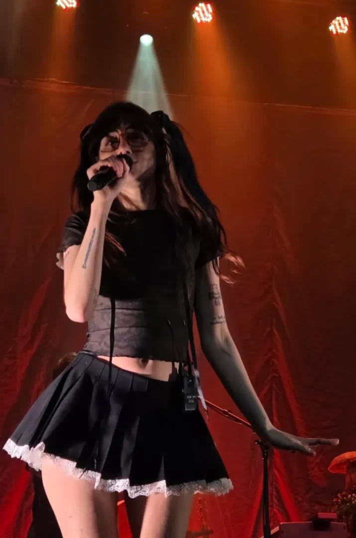 Little Black Skirt posted by hedonthrowaway52