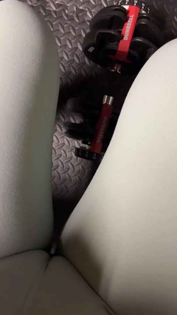 Little distraction mid workout ;) posted by Last-Excitement7033