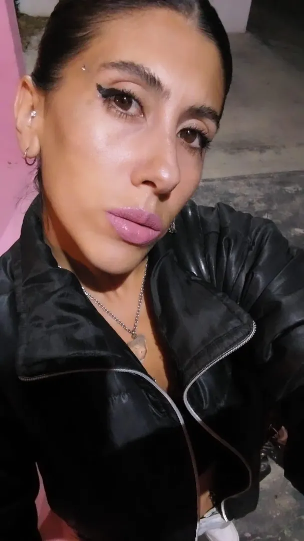 Little pink mouth, sweet as caramel! posted by lilit111