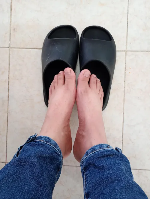 Little smelly ones, do you want to see how I suck them??? by Extreme-monce-411