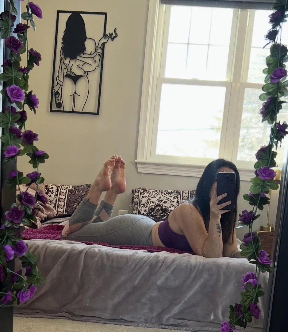 living my pretty little life while simps work hard to fund it  posted by MsRose26