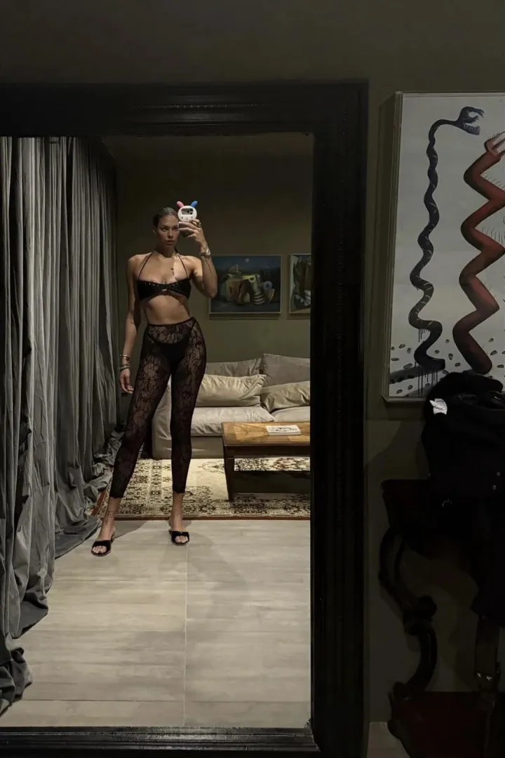 Liz Cambage posted by Interesting-Sleep215