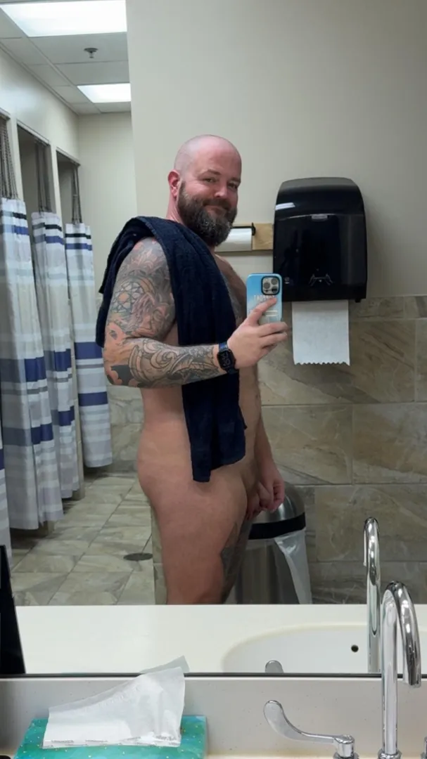 Locker Room Dad posted by Confident-Tea-6633