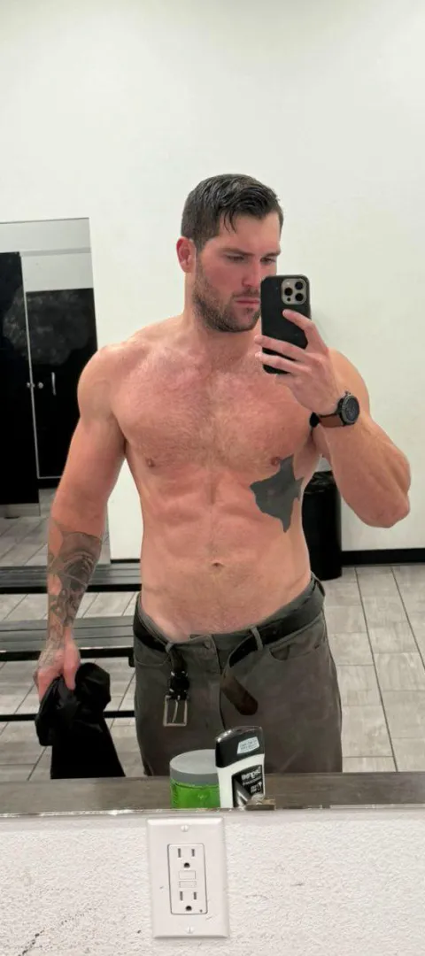 Locker room’s empty… but it won’t be quiet if you’re watching posted by WolfWilloww