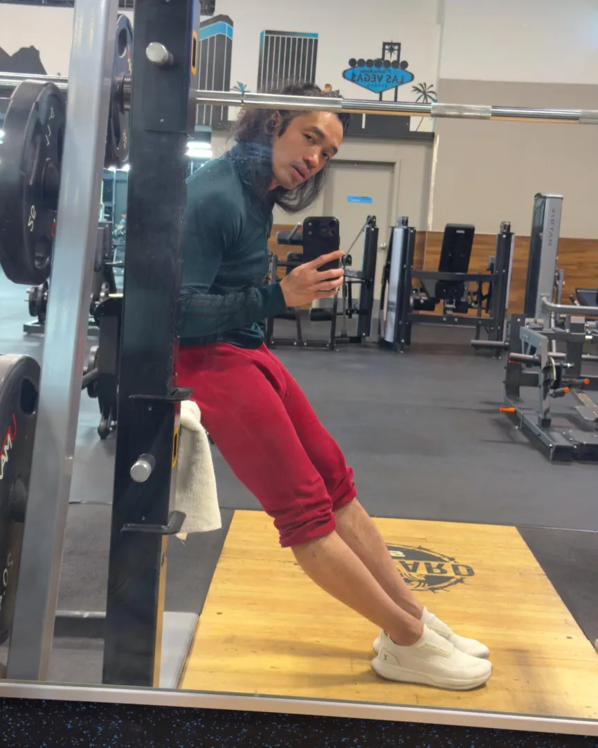 Long Haired Asian Man, Red Joggers, Gym Bulge posted by jaxsolomon