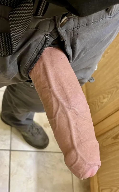 Long week at work need a nice girl or straight couple to play with in alkimos area 40 m by Sensitive-Parsley939