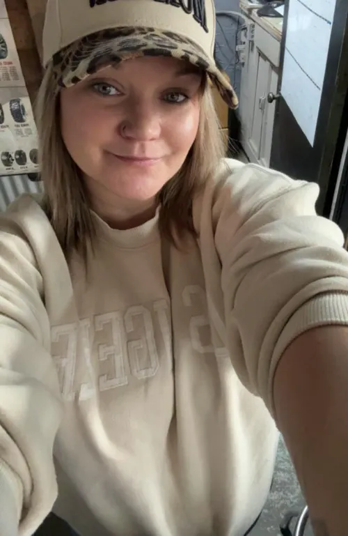 Look all you want… but touching? That’s another story by MissTaylorLaurenxo