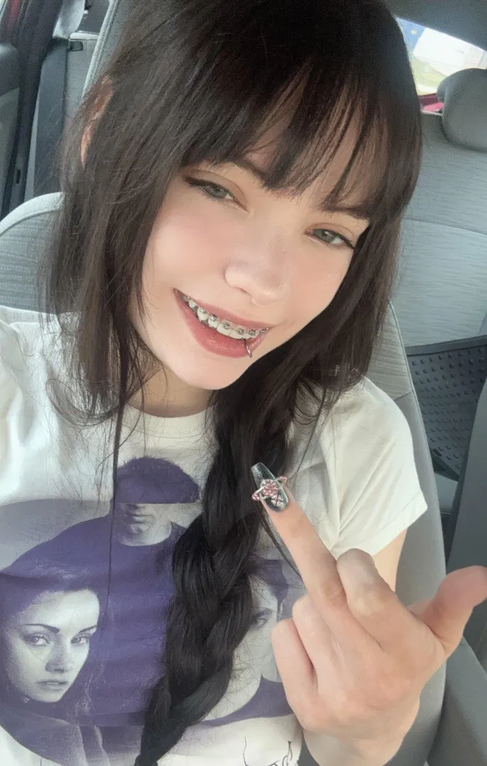 look at my hand not my eyes stupid posted by simpzforsky