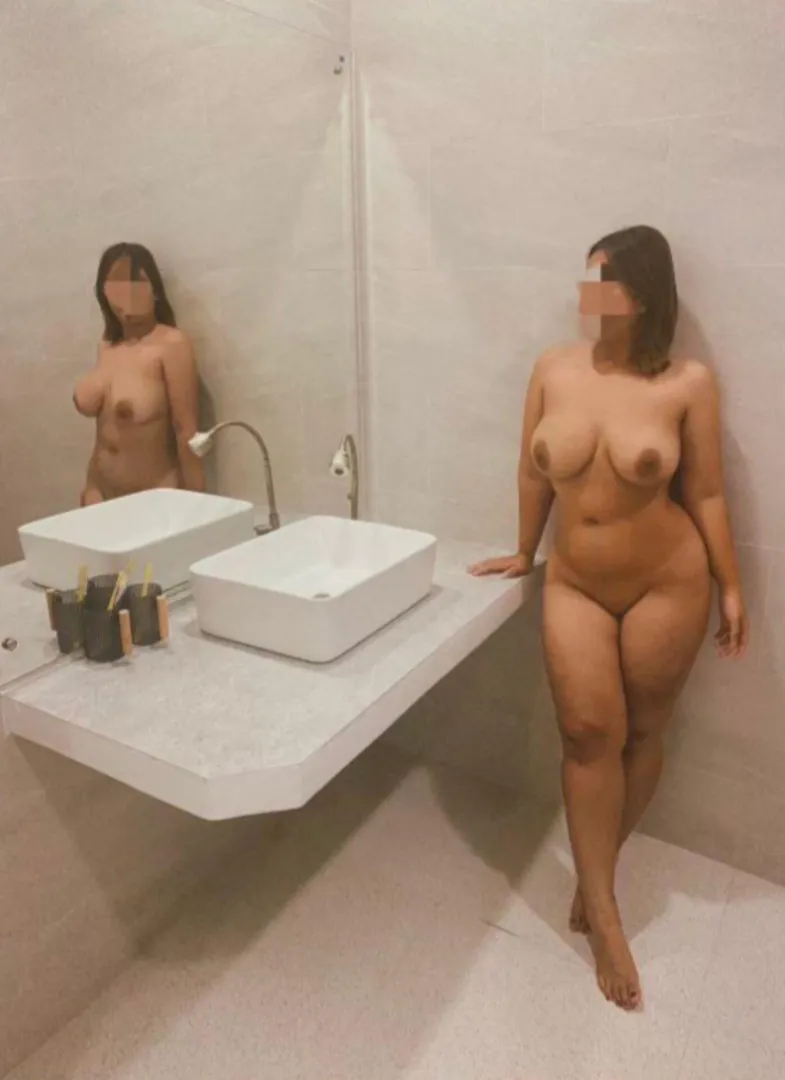 Look at my reflection and tell me what you want to do to it, daddy~  posted by fera1bunny