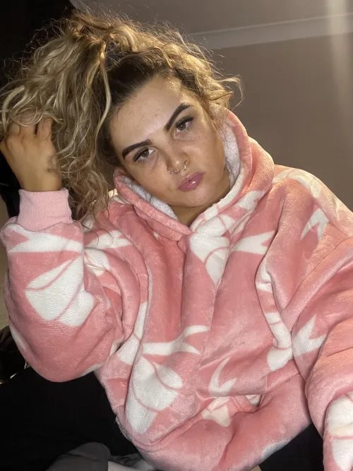 Look how comfy I am.. jealous ? by worththetroublex