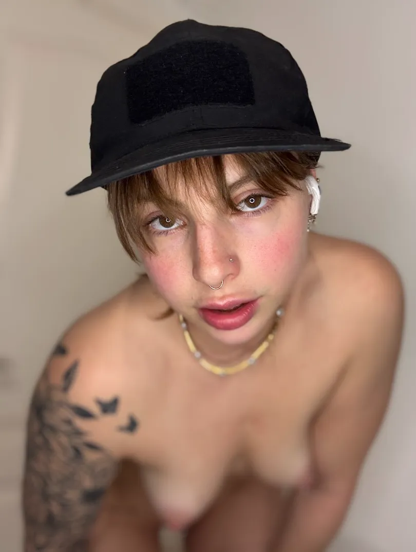 look into my eyes baby posted by Mob_Player01