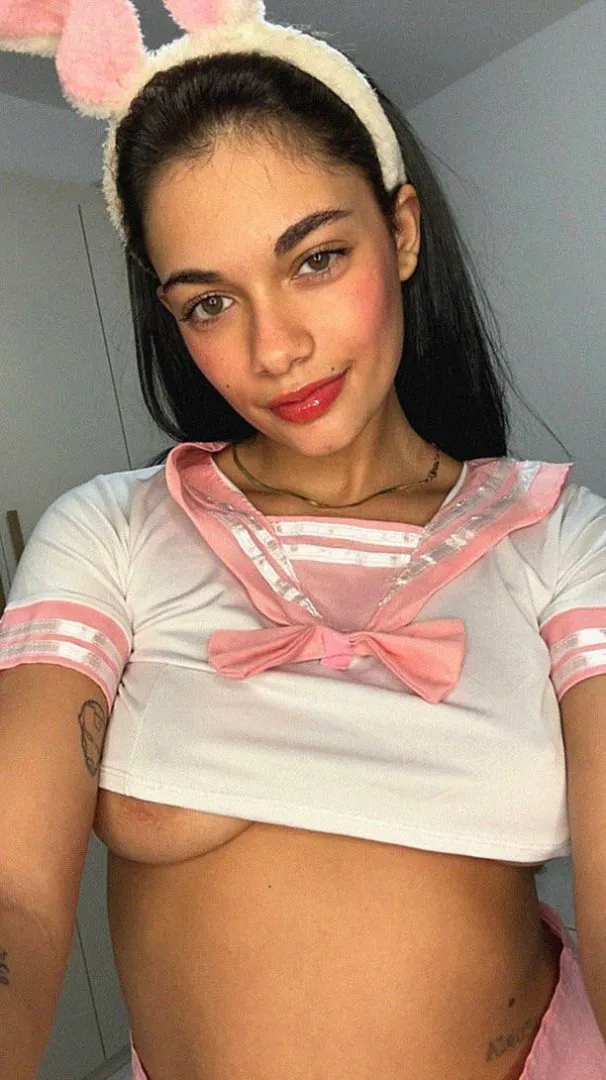 Lookin for a face to sit on, any takers? posted by lunarsaraa