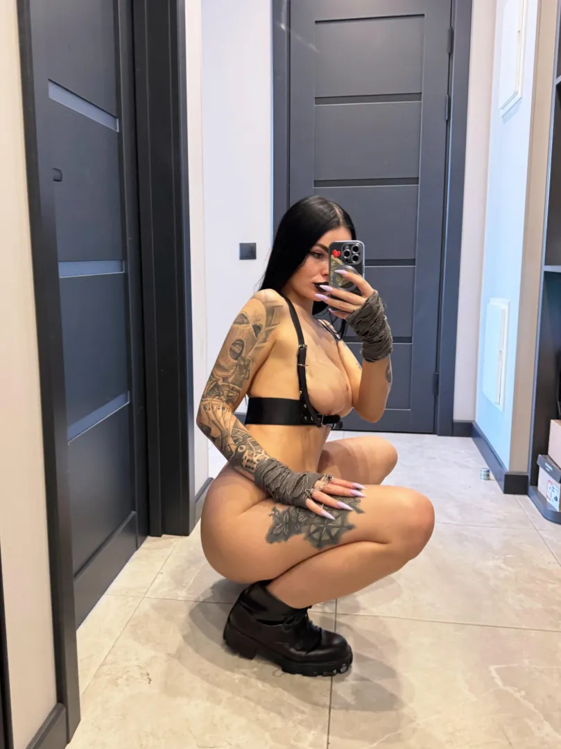 Looking for a big tiddy goth gf? posted by satin_treat