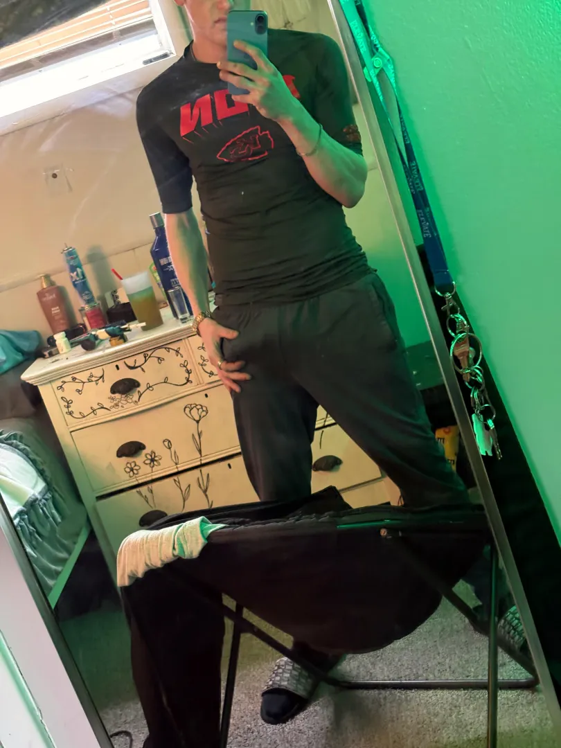 Looking for a blowjob ✅ (26M) posted by BrainStunning3252