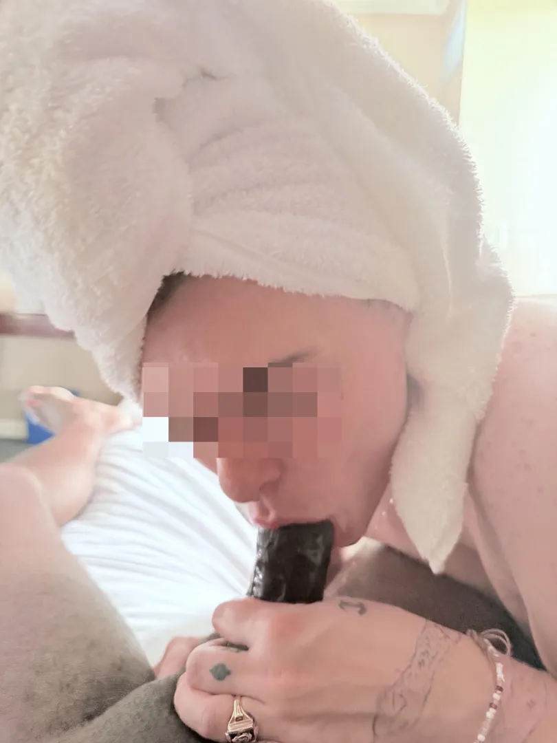 Looking for a couple that wants to watch posted by junglefever1919