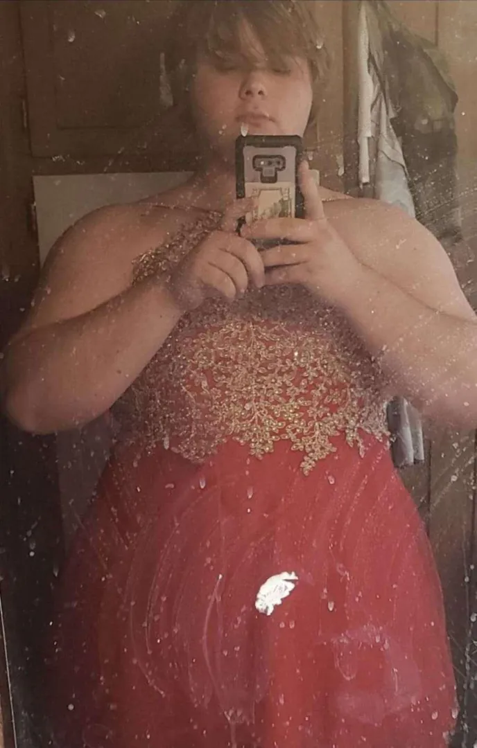 Looking for a dom im 20yrs old posted by Electronic-Energy-22