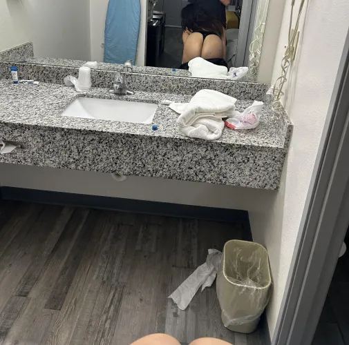 Looking for a F to join us or a couple who shares  by swingerspineappledfw