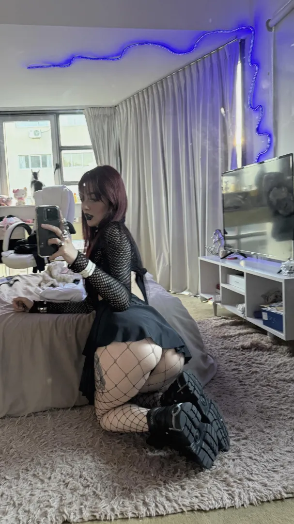 Looking for a host. - msg lg for real replies:.Iunaromes'. 19/20 [MF4M] posted by KokenAnshar23