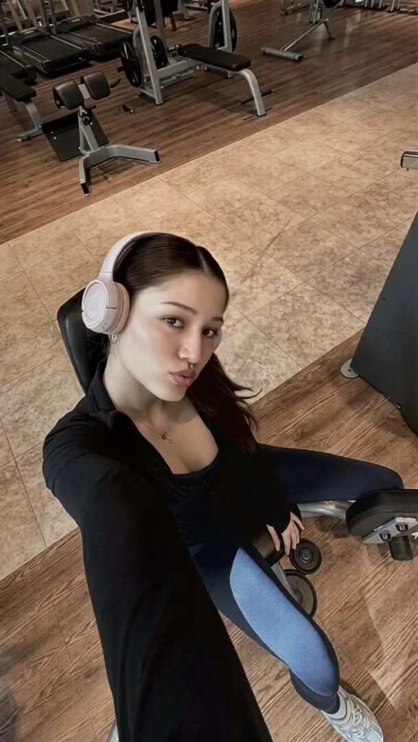 looking for a hot bull who can make me scream in ecstasy posted by ExcellentInsect6953