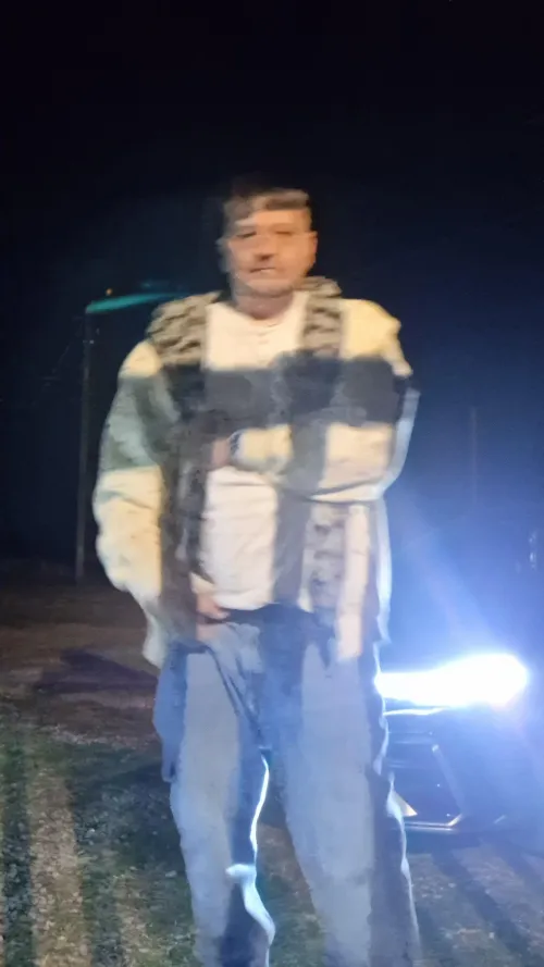 Looking for a hot female to help me spend his money and have a good time tonight by Vegetable-Scale9716