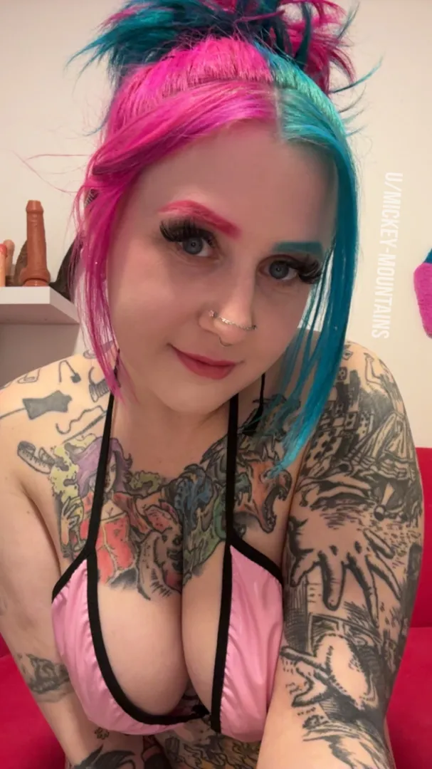 Looking for a pathetic loser to eat his own cum for my entertainment. Hit me up for video calls, sexting, premade videos, dick rates, custom content. posted by mickey-mountains