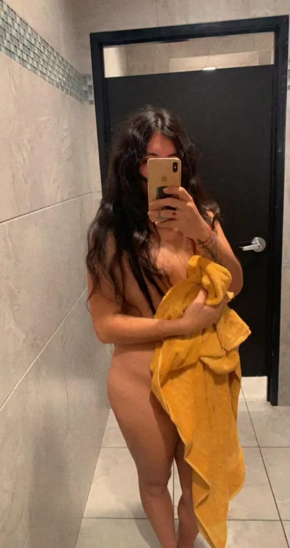 Looking for a thick girthy long cock to stretch my virgin bussy! Hosting in dallas. posted by latina_trans