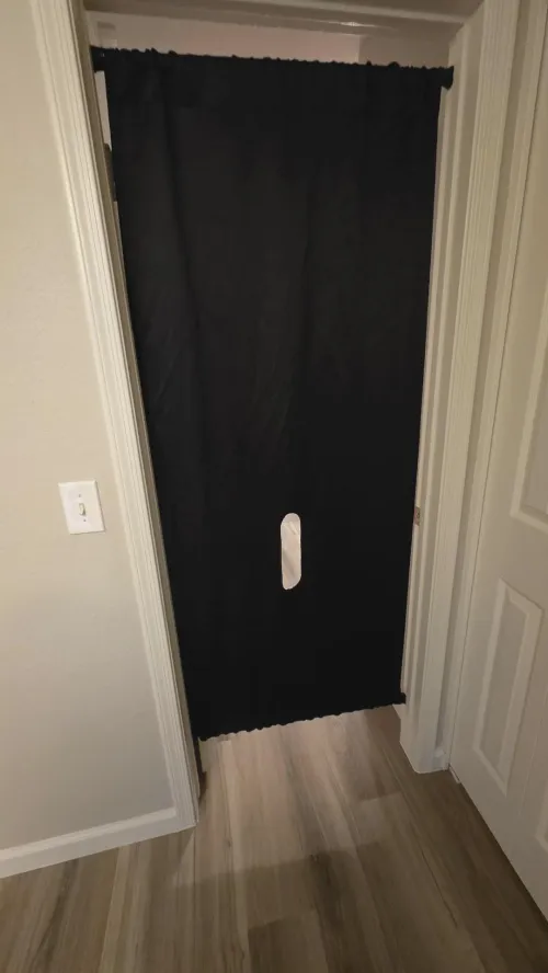 Looking for now. Have a private gloryhole at my place in Chandler near 101 & Ray. Looking for guys 18-39, fit, clean who need to bust. I'm 32, WM, 6ft, 195, like to swallow. You must send stats/pic to set it up. by nealfarr