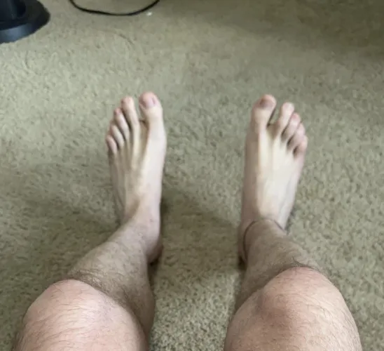 Looking for some feet to worship or a foot dom, hmu 24 in idaho, looking for OR,ID,UT by Ill_Promise9460