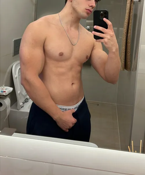 Looking for someone consistent, that you? by HornyKrakenOverdrive